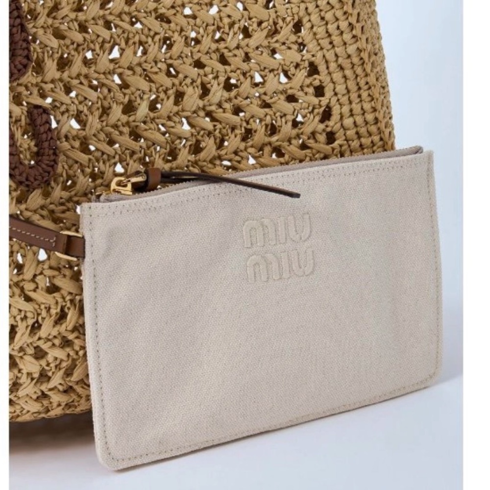 MIU MIU logo raffia woven shoulder bag - Picture 3 of 5